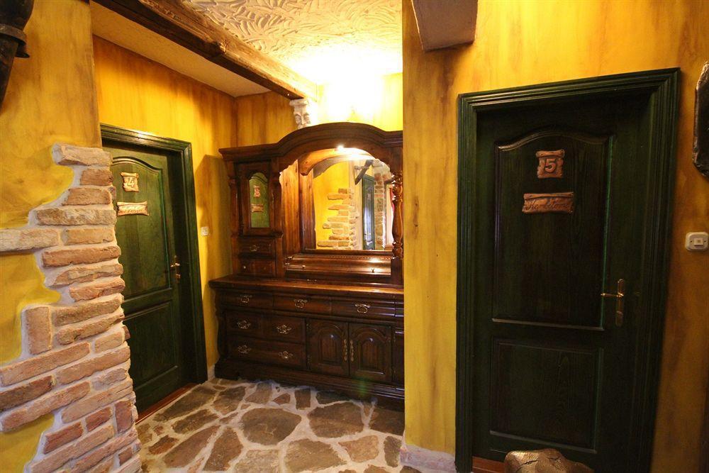 XIV Century Rooms Каштела Экстерьер фото
