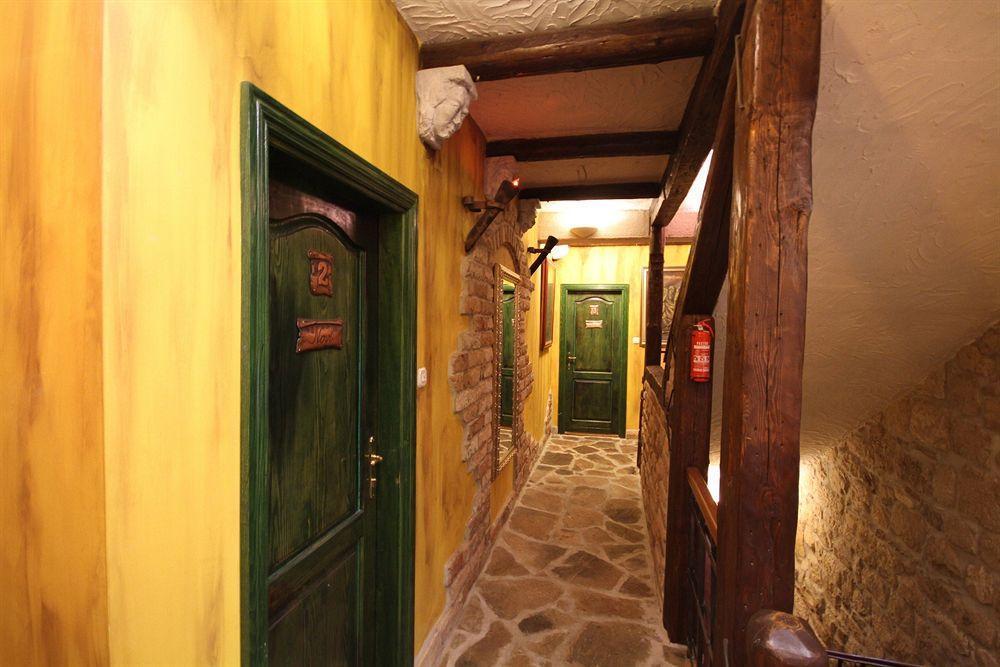 XIV Century Rooms Каштела Экстерьер фото