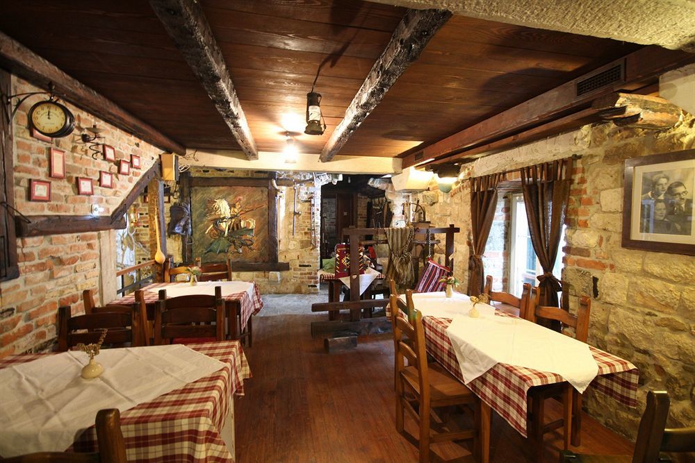 XIV Century Rooms Каштела Экстерьер фото
