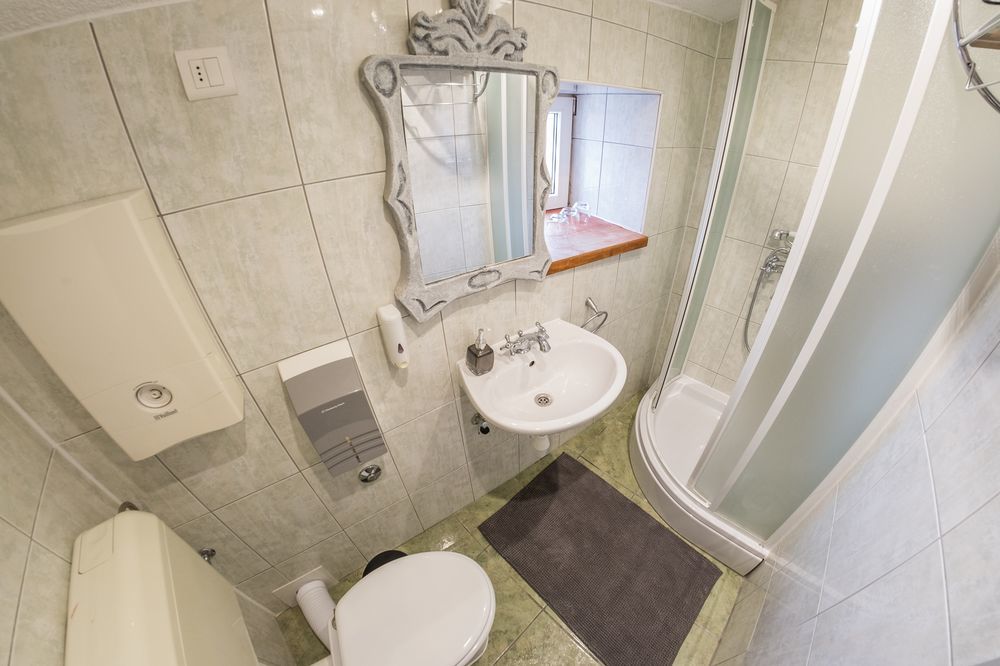 XIV Century Rooms Каштела Экстерьер фото